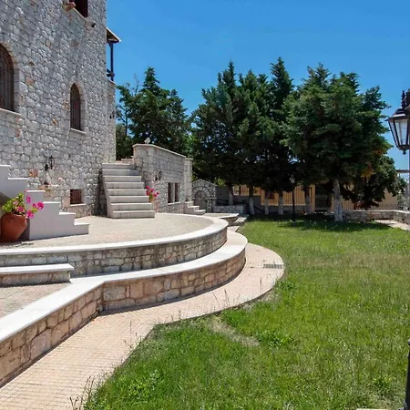 Laconian Collection :chateau De Mavrovouni: Villa *