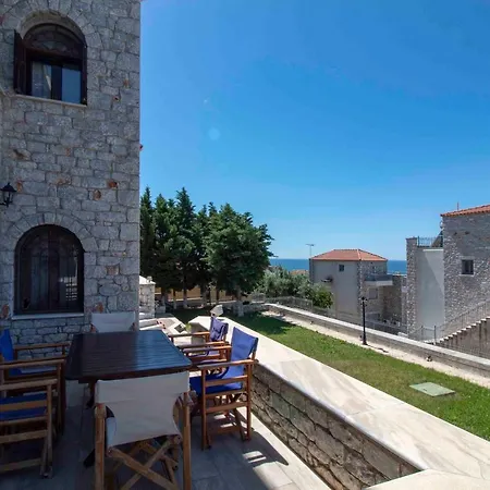 Laconian Collection :chateau De Mavrovouni: Villa *