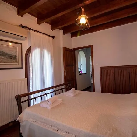 Villa Laconian Collection :chateau De Mavrovouni: